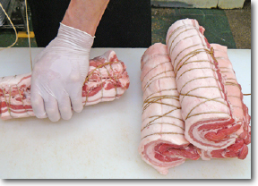 焼豚にふさわしいお肉としてイマムラ創業が選んだ愛知県の「みかわポーク」と鹿児島県の「ナンチクポーク」