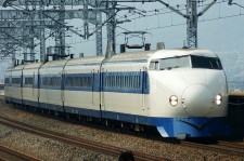800px-Shinkansen_0-series